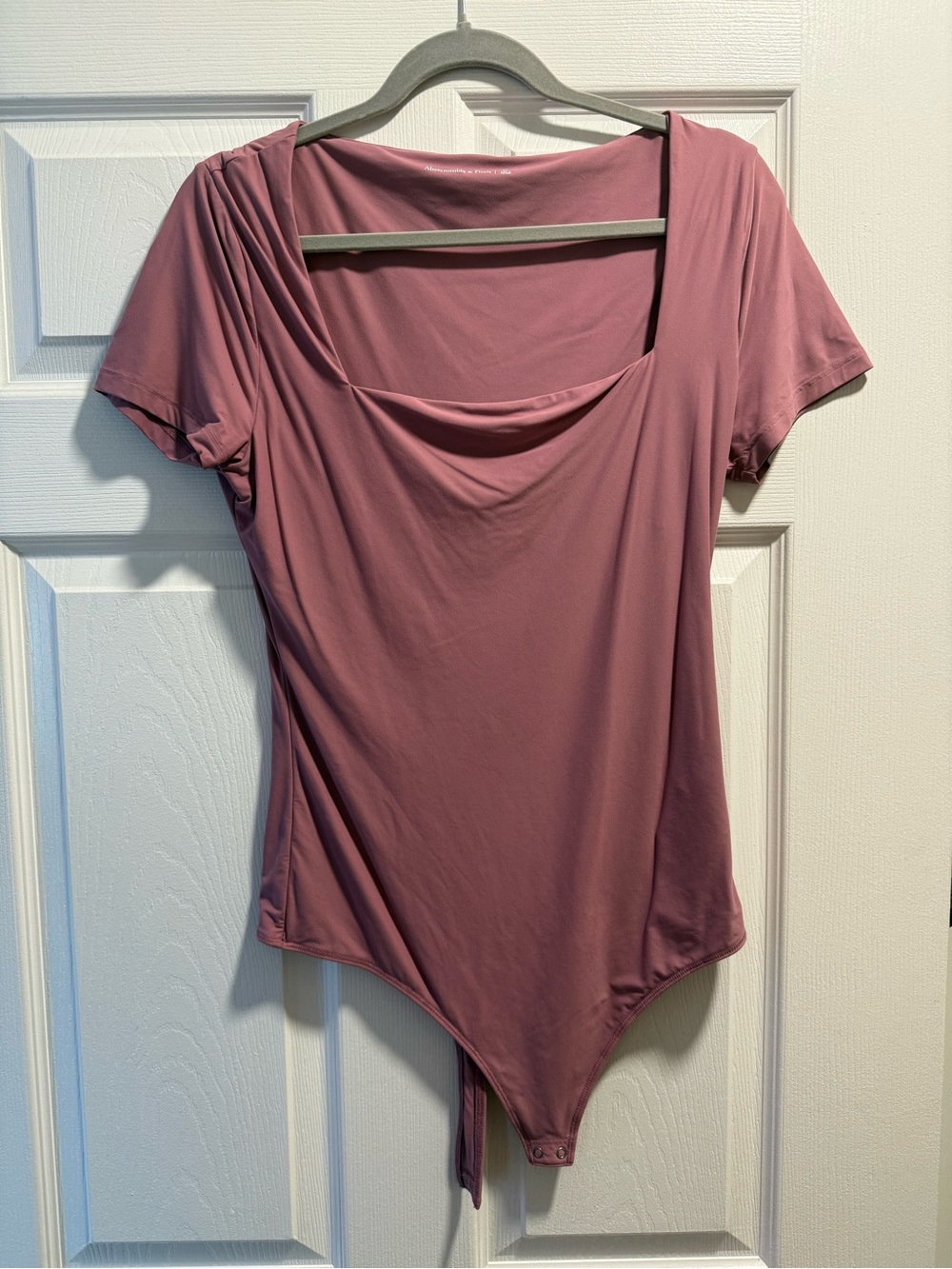 Abercrombie & Fitch Short Sleeve Scoop Neck Bodysuit - Mauve